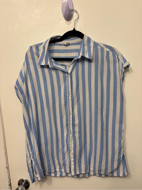 Old Navy Tops - Old Navy Casual Blue & White Striped Button up